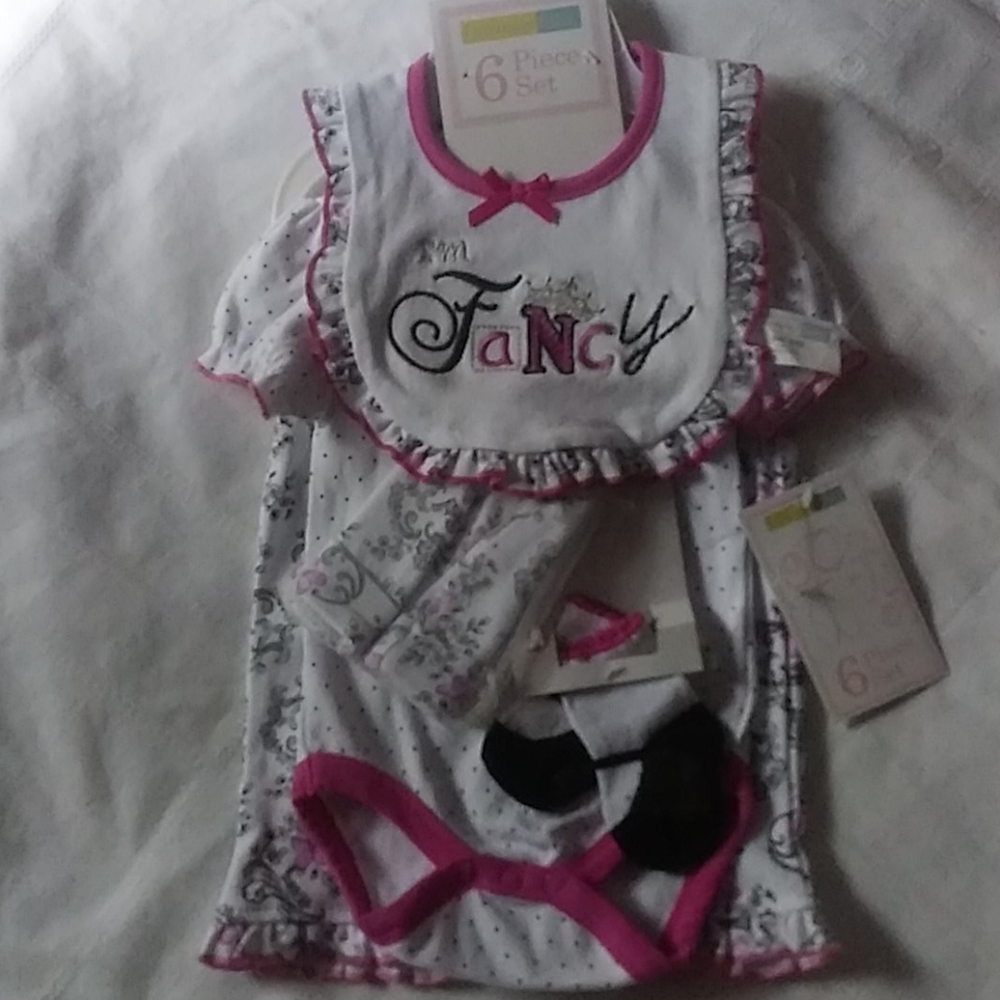 Nwt Girls 6 piece gift set outfit 3 months adorabl